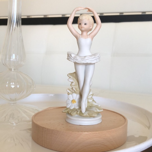 Vintage Ballerina Figurine "The Christopher Collection" for Lefton China - Picture 6 of 13